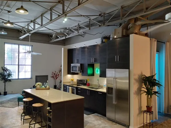 215 N Walton St APT 4, Dallas, TX 75226