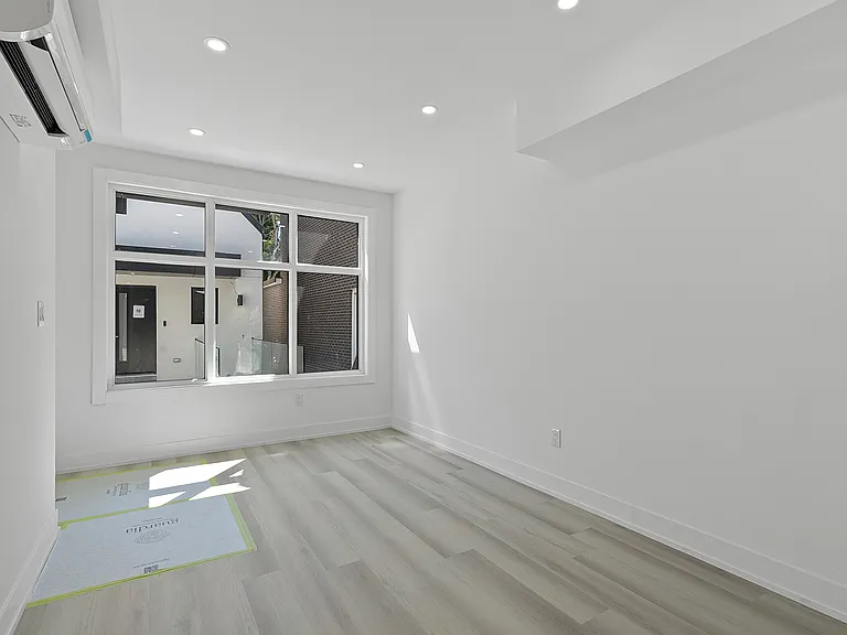 587 Oakwood Ave — Photo 46