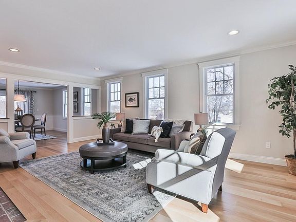5th image of 10 Ashland St