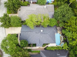 10 S Manorcliff Pl, Spring, TX 77382