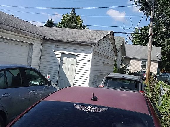 3rd image of 4406 E Michigan St