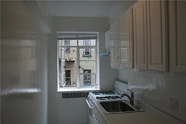 Rented by R New York