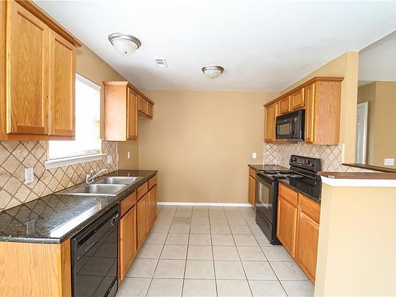 3rd image of 23 Darlington Dr