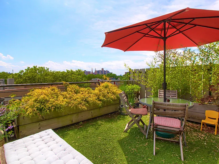 225 Maujer St #PHB — Photo 15