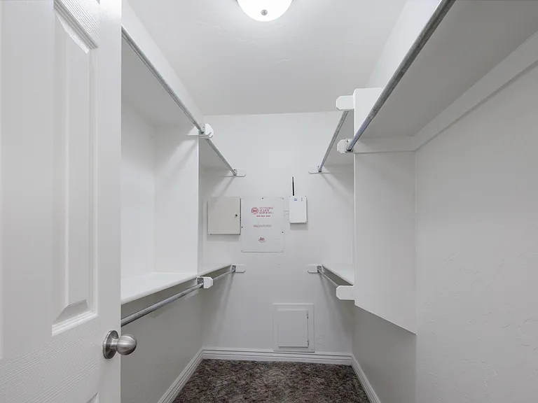 4900 Sunny Ct — Photo 5
