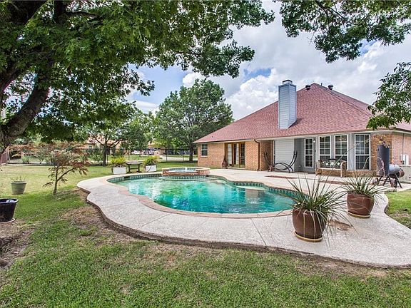 3rd image of 300 Karen Renee Ct