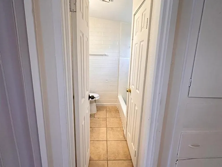 6633 N 67th Ave #8 — Photo 5