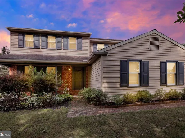212 S Homestead Dr, Landisville, PA 17538