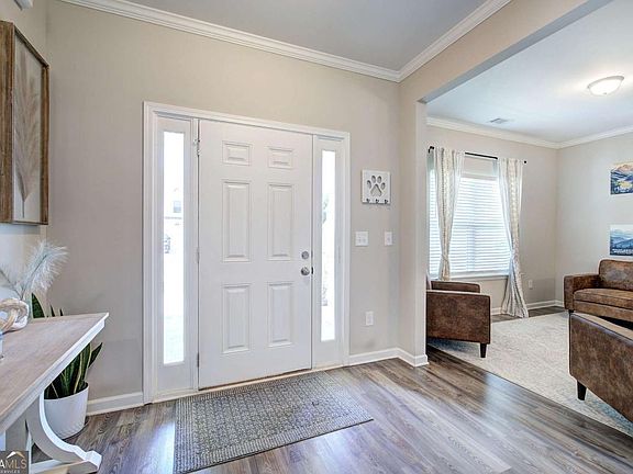 4th image of 589 Belmont Ln