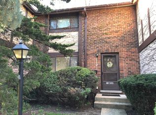 18W264 Buckingham Ln, Villa Park, IL