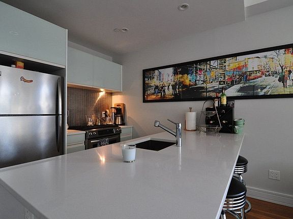2nd image of 527 Lincoln Pl APT 403