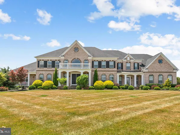 16205 Sunset View Trl, Centreville, VA 20120