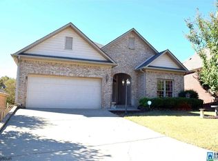 616 Village Crest Cir, Hoover, AL 35226