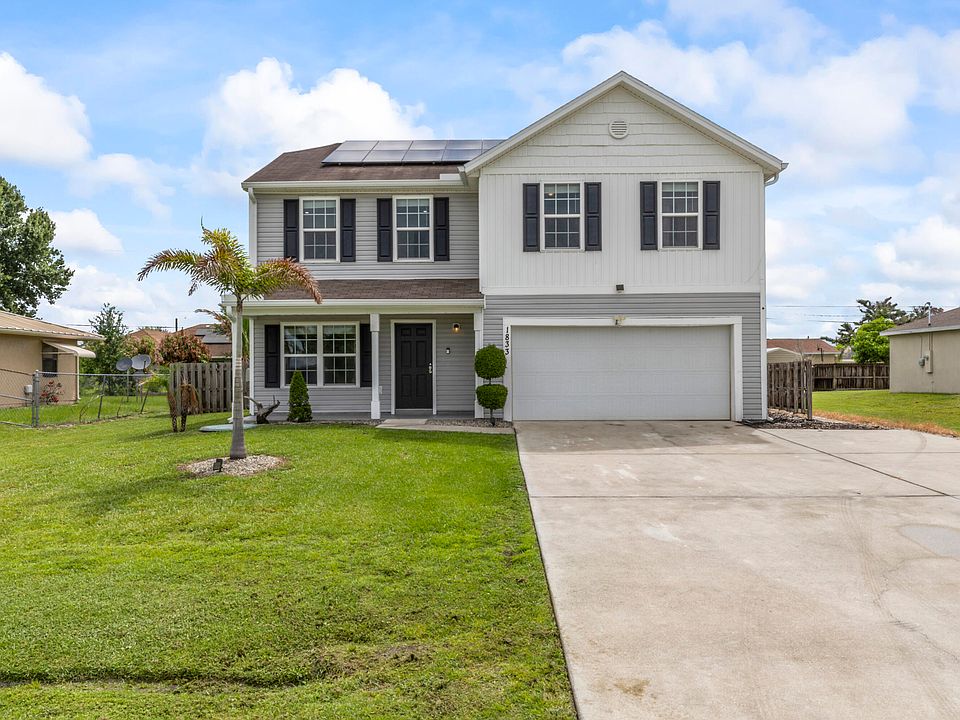 1st image of 1833 SW Cameo Boulevard