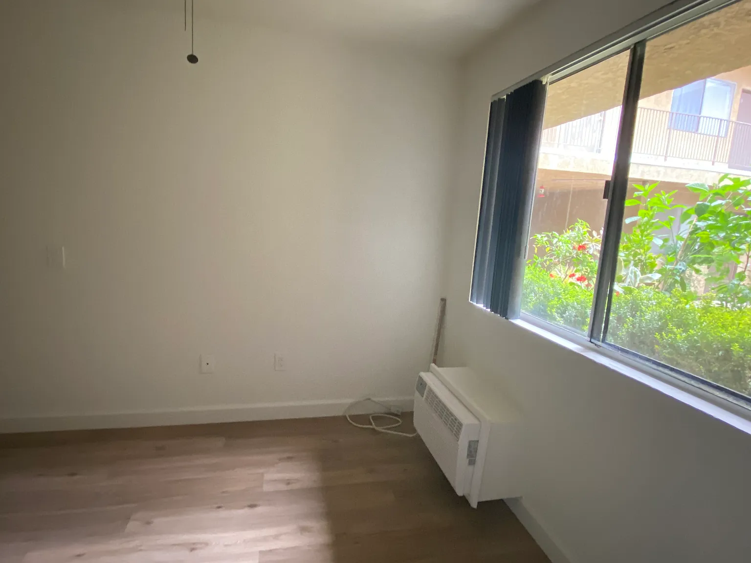 1 bed, 650 sqft, $1,600 — Photo 2