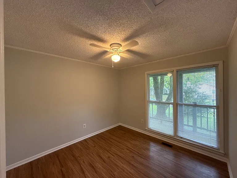 7905 Haverstraw Ct — Photo 11
