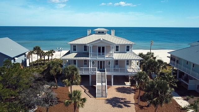 1st image of 2120 Palmetto Way