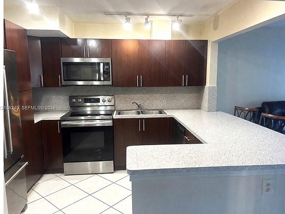3rd image of 2554 N 38th Ave