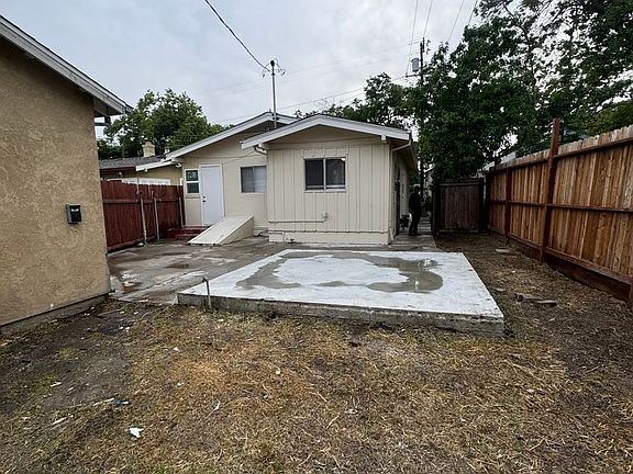 2nd image of 1128 N San Jose St