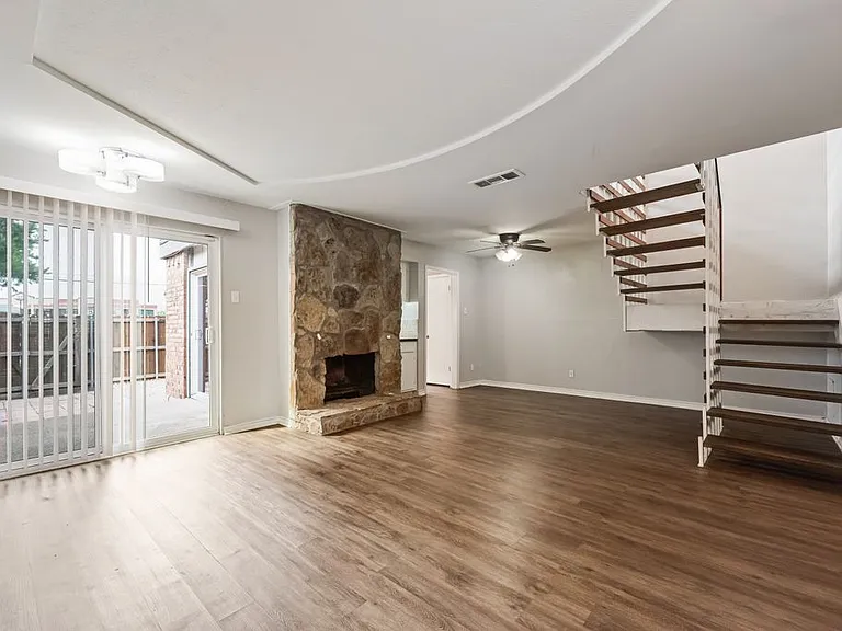 2203 Salem Dr — Photo 4