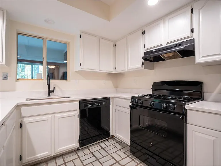 43 Arbor End SE — Photo 10