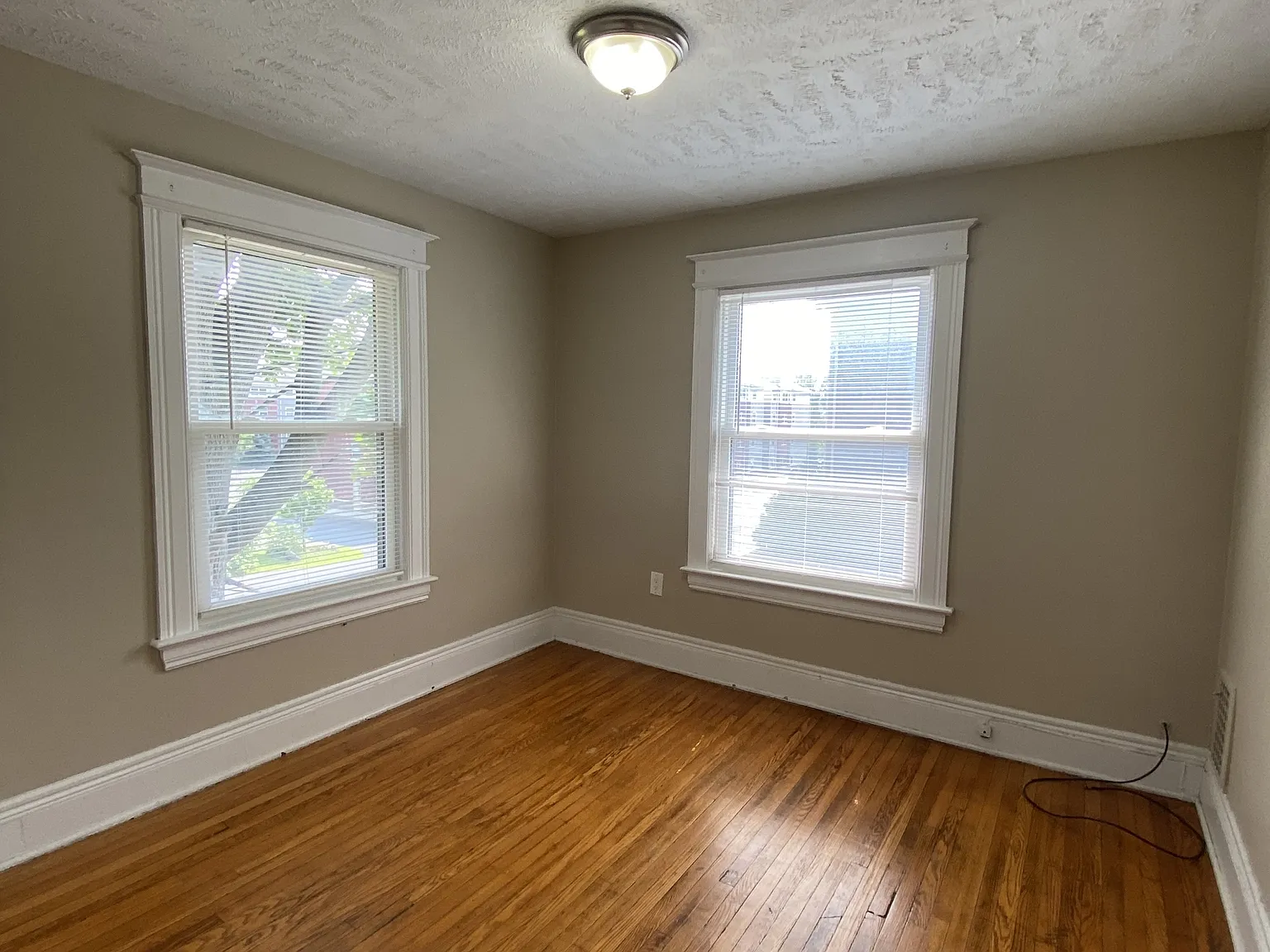 1212-1214 South Plymouth Avenue - 1214 — Photo 3