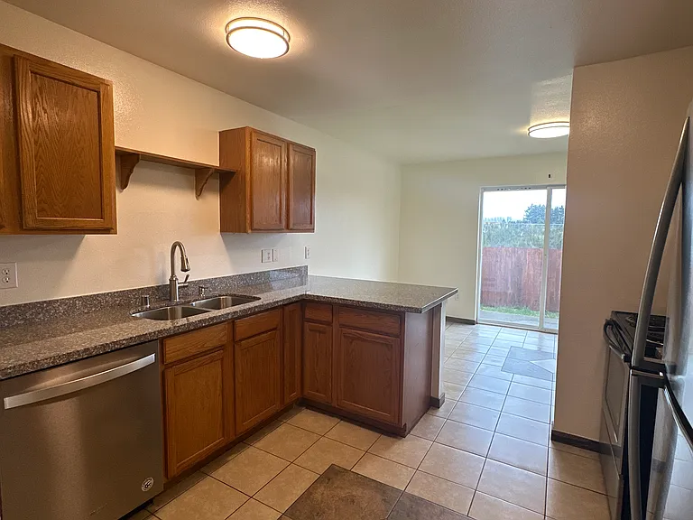 16124 Prairie Heights St SE — Photo 2