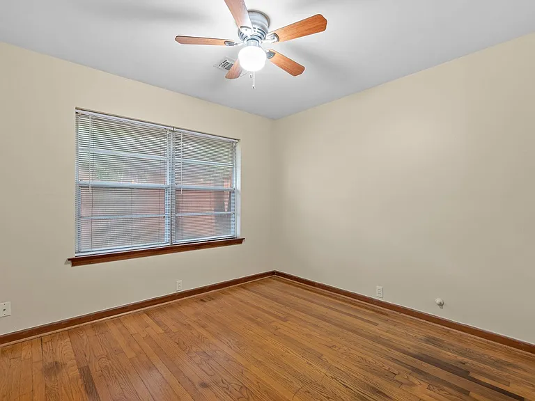1027 Stonecrest Dr — Photo 17