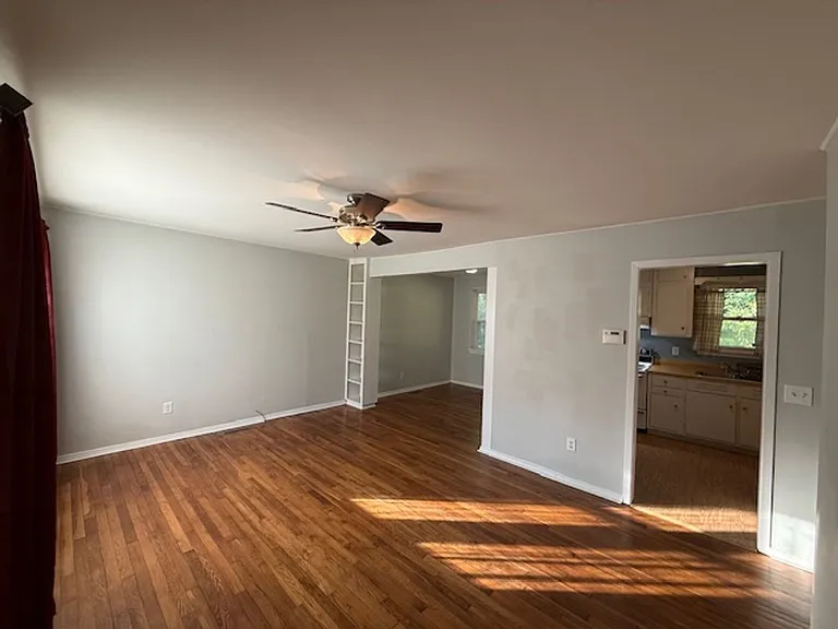 508 Henderson Dr — Photo 6