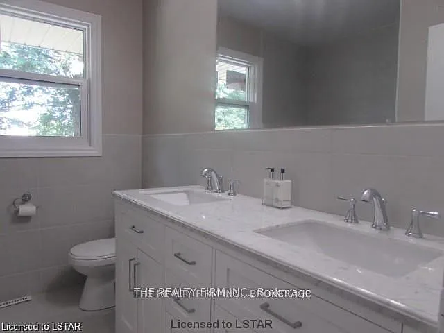 683 Fanshawe Park Rd E — Photo 9