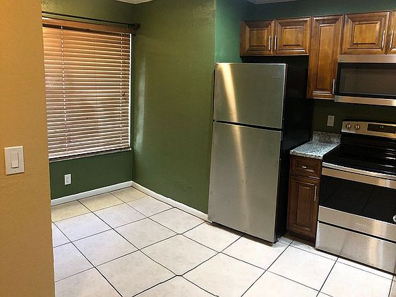 4th image of 2546 Riverside Dr #221