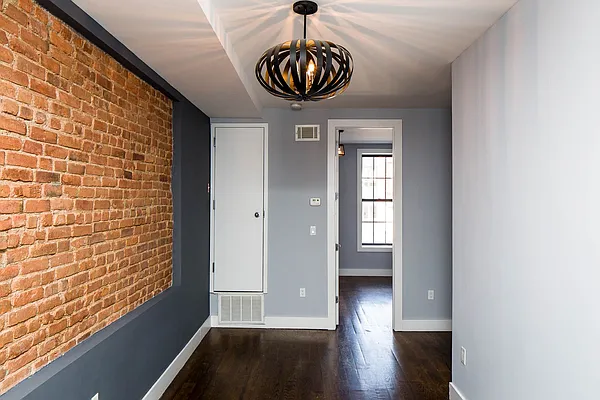 Rented by Nooklyn NYC LLC | media 43