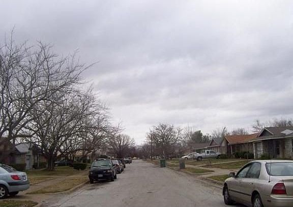 2nd image of 300 Pecan St