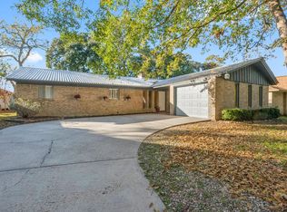 401 Rolling Hills Dr, Conroe, TX 77304