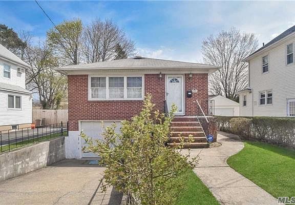 5th image of 344 Burkhard Ave