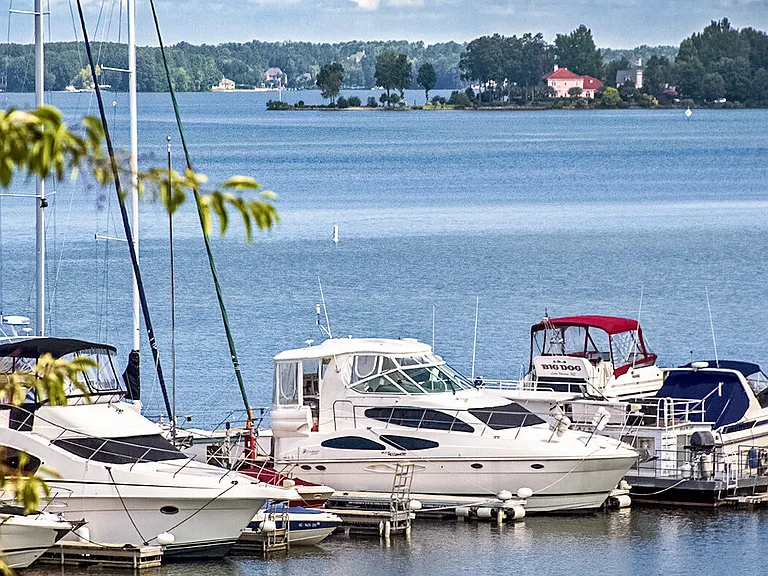 Sailpointe at Lake Norman — Photo 2
