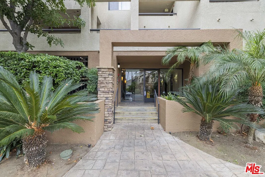 2 bed, 2.0 bath, 920 sqft, $3,000 — Photo 4
