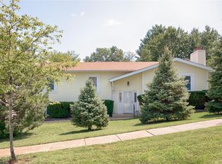 1866 Calamaide Dr, Maryland Heights, MO 63043