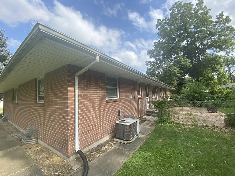 1207 Eastview Rd — Photo 50