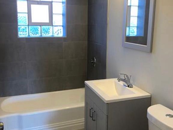 3rd image of 1829 N 19th Ave #5
