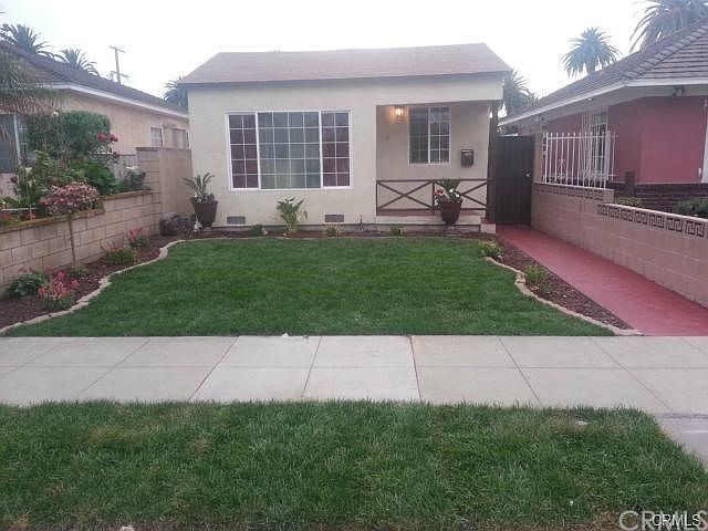 1st image of 2481 Daisy Ave