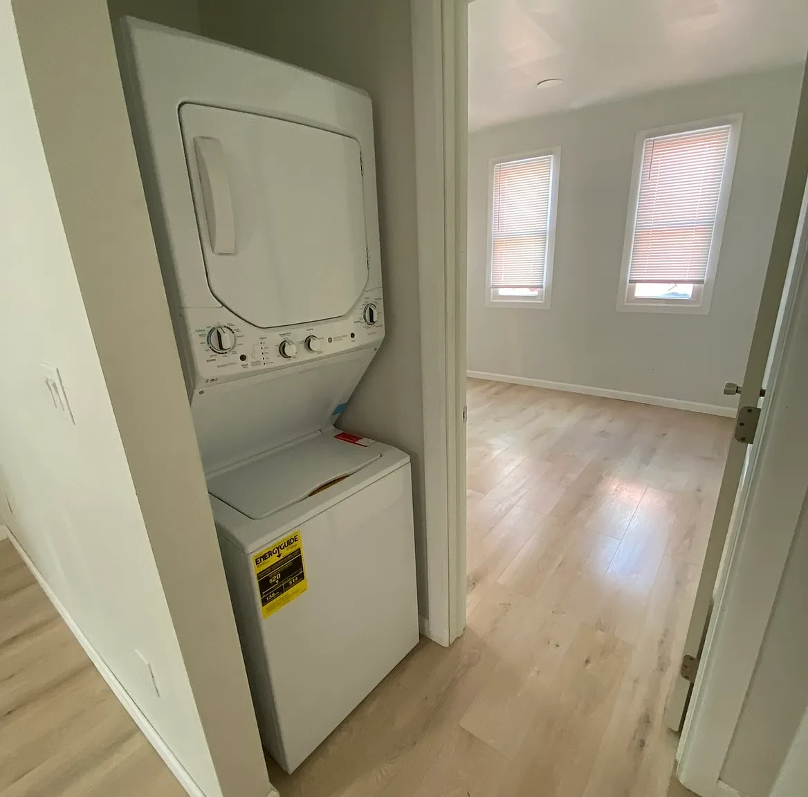 2 bed, $1,400 — Photo 2