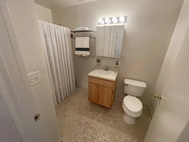 1153 3rd Ave #18 — Photo 5