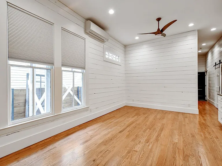 131 Adams St #2 — Photo 11