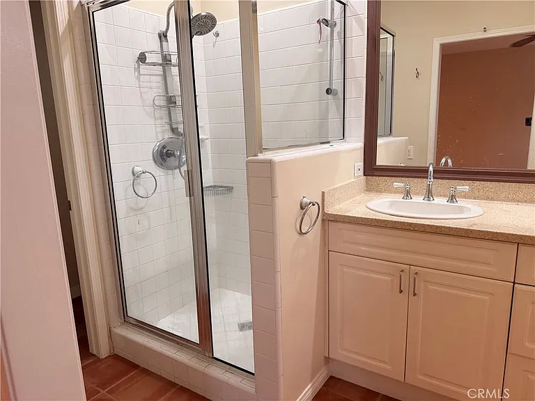 515 W Balboa Blvd — Photo 26