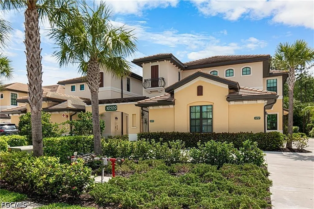 3 bed, 2.0 bath, 1722 sqft, $5,500 — Photo 2