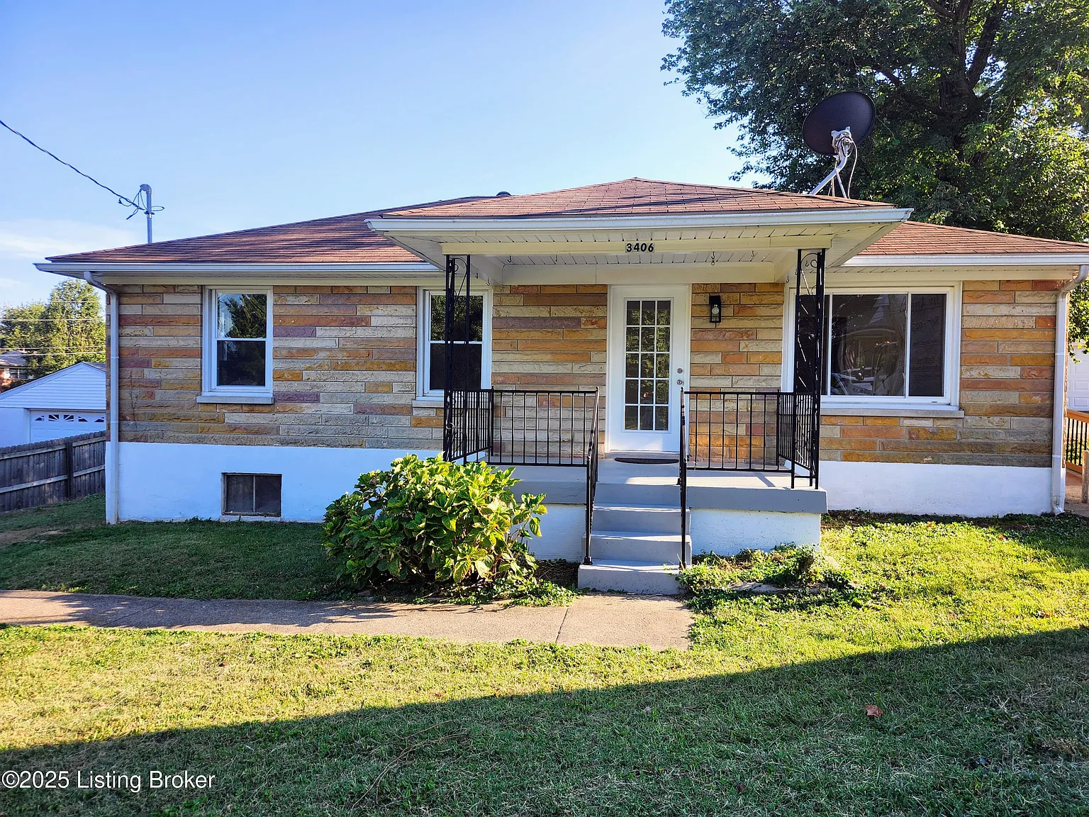 3406 Acacia Ave photo 1