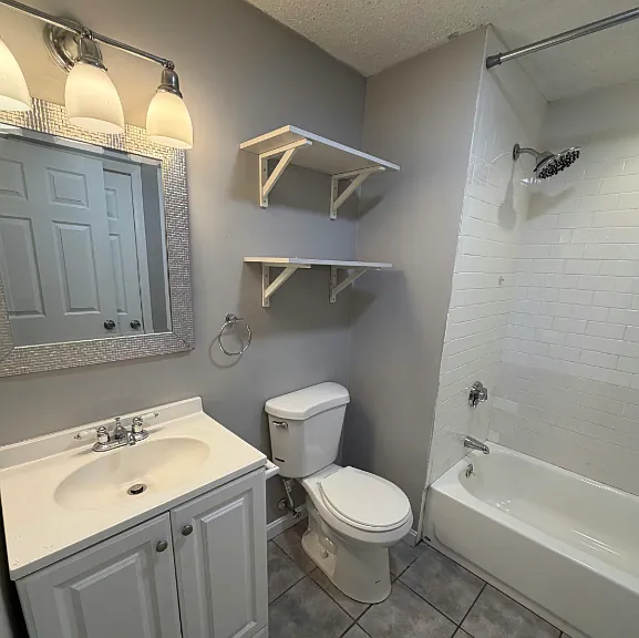 207 Rodman St #3 Fall River, MA Newly Renovated 2 3 Bedroom Apartment Flexible Layout — Photo 23