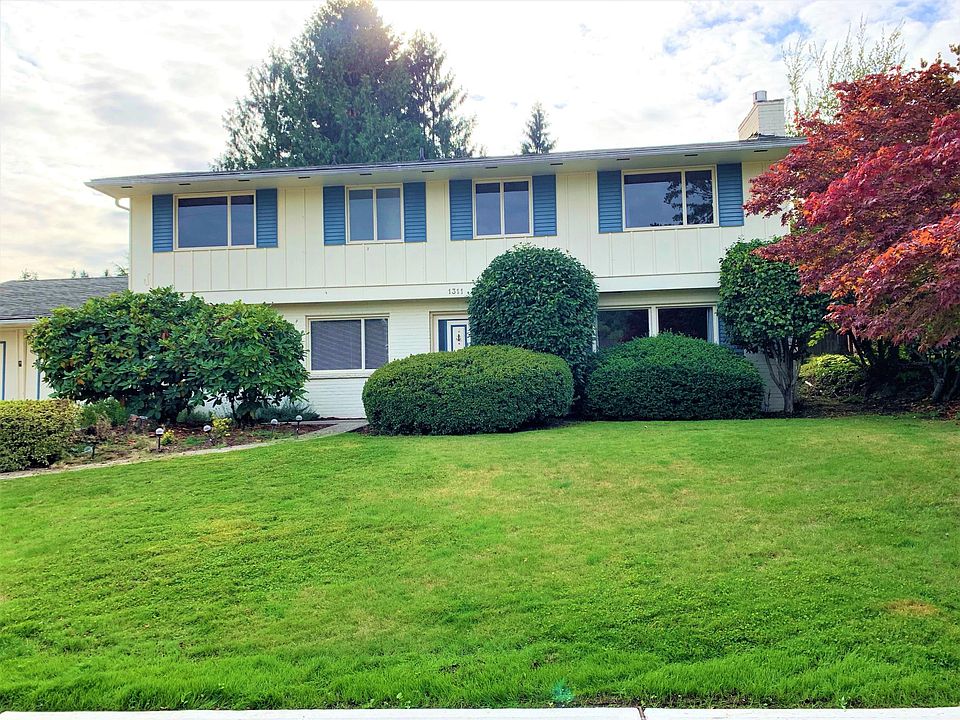 1st image of 1311 180th Ave NE