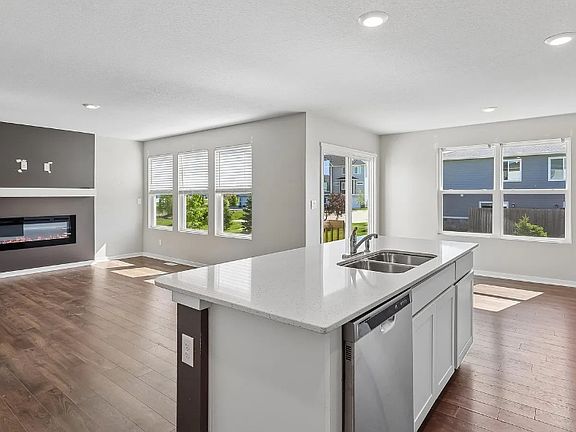4th image of 289 NW Charlestown Ln #1
